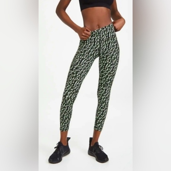 Sweaty Betty Power 7/8 Leggings green leopard size large - Picture 1 of 12